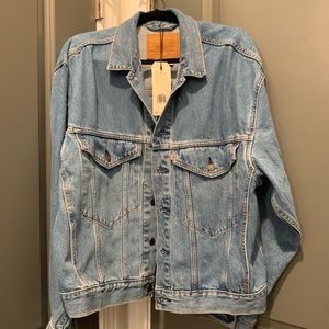Levi’s Blue Denim Stay Loose Trucker Jacket